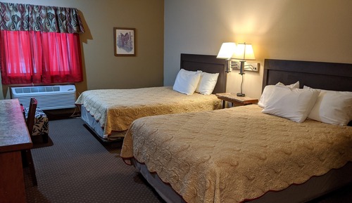 Habitación estándar, 2 camas de matrimonio, no fumadores (Two-Queens Express/Room 8)