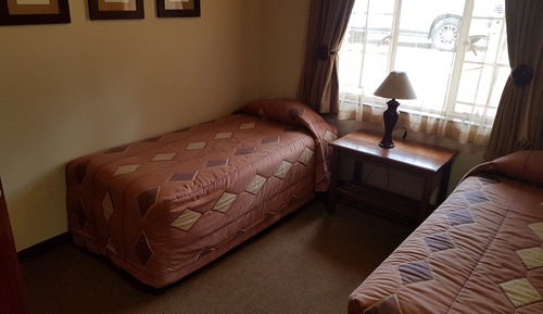 Chalet clásico, 2 habitaciones, en la zona del jardín (1)