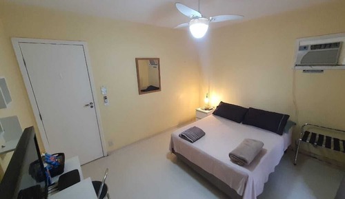 Habitación económica con 1 cama doble o 2 individuales, baño compartido (com Varanda)