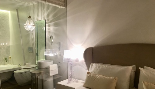 Suite Deluxe, bañera de hidromasaje, vistas a la ciudad