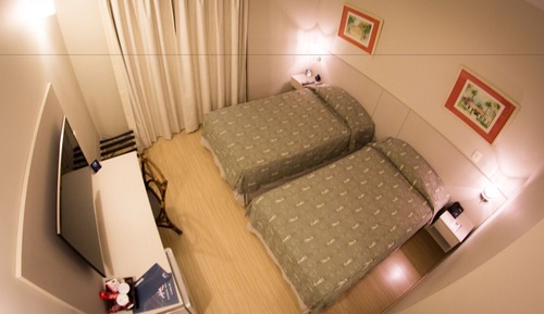 Habitación con 2 camas individuales