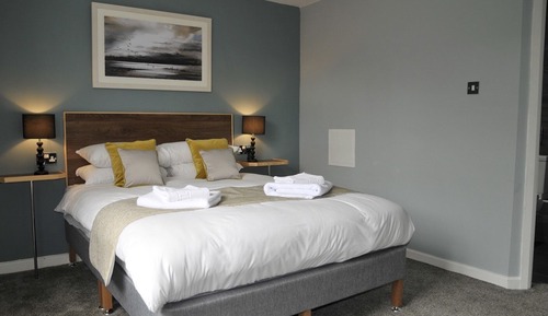 Habitación doble, baño privado