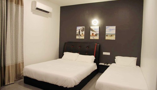 Habitación triple, balcón