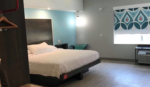 Habitación, 1 cama de matrimonio grande, accesible para personas con discapacidad (Roll-In Shower)