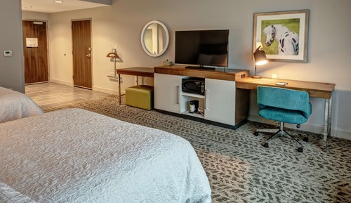 Habitación, 2 camas de matrimonio, accesible para personas con discapacidad, bañera