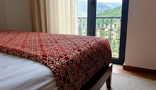 Suite panorámica, 1 habitación, baño privado, vistas al jardín