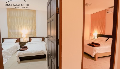 Villa familiar, 3 habitaciones, piscina privada, junto a la piscina