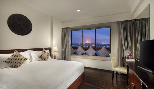 Apartamento, 3 habitaciones, balcón, vistas a la ciudad