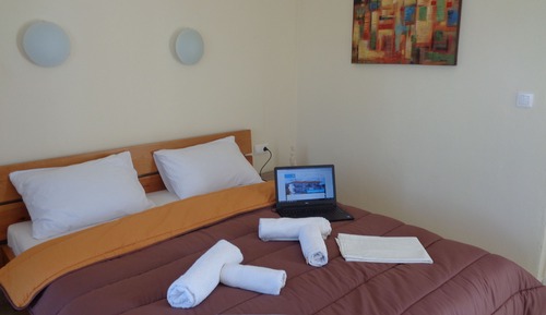 Habitación triple familiar, mirando al mar