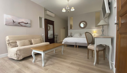 Habitación doble superior, 1 cama de matrimonio (Alicia)