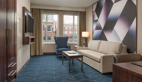 Suite, 1 cama de matrimonio grande, accesible para personas con discapacidad (2 Rooms, Hearing)