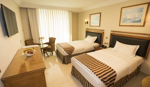 Habitación con 1 cama doble o 2 individuales, balcón