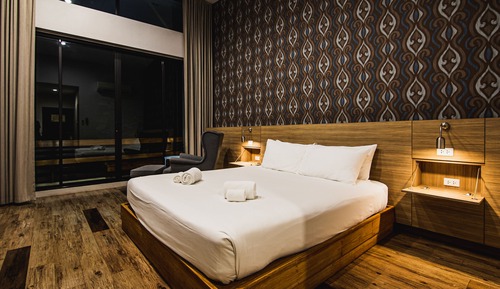 Building Terrace Pool View - Upper Floor