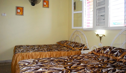 Habitación con 1 cama doble o 2 individuales