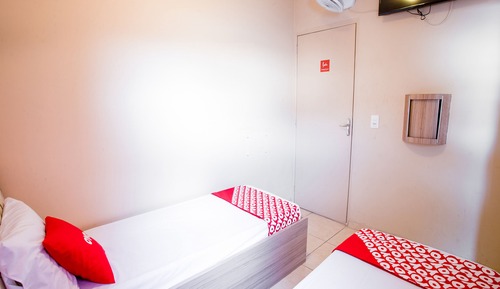 Habitación con 2 camas individuales