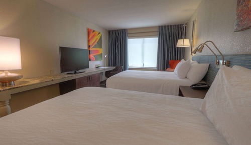 Habitación, 2 camas de matrimonio, accesible para personas con discapacidad (Hearing)