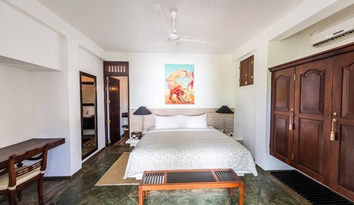 Superior Ground Floor King Room with Garden Access - Evening Tea Service & Extended Check-in & Check