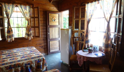 Habitación básica con 1 cama doble o 2 individuales