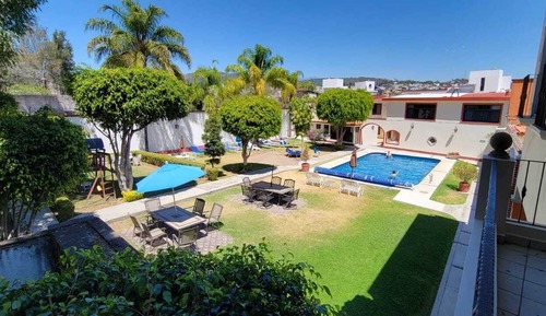 Habitación Deluxe doble, vistas a la piscina