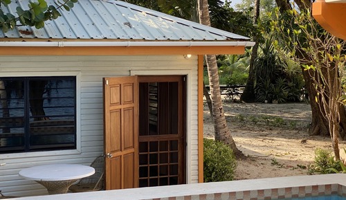 Estudio básico, 1 cama doble, cocina básica, vistas a la piscina