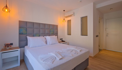 Habitación doble superior, no fumadores, vistas a la piscina