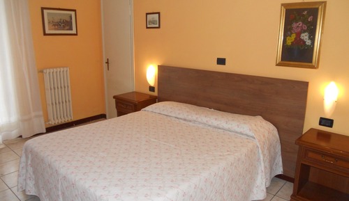 Habitación Confort con 1 cama doble o 2 individuales