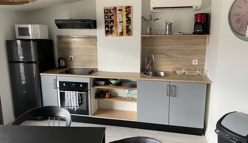 Apartamento, baño privado, vistas a la montaña (Crussol 2)