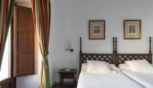 Habitación estándar con 1 cama doble o 2 individuales