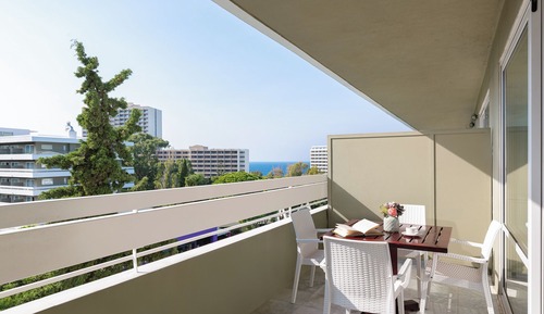 Estudio Premium, vistas parciales al mar