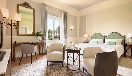 Suite junior, vistas al jardín (triple)