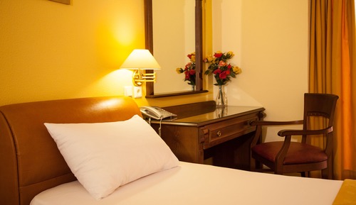 Habitación con 2 camas individuales