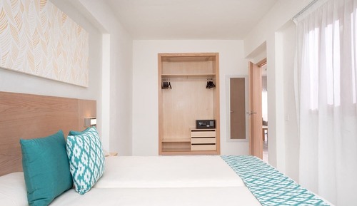 Habitación Familiar Premium (2 adultos y 2 niños)