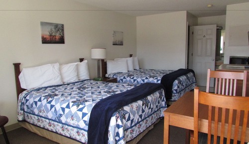 Habitación estándar, 2 camas de matrimonio, frigorífico y microondas