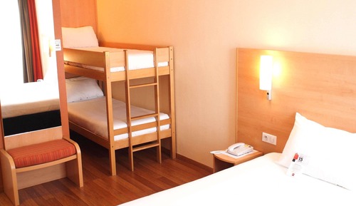 Habitación familiar, varias camas