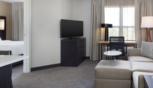 Suite, 1 cama de matrimonio con sofá cama, no fumadores (Mobility/Hearing Accessible, Tub)