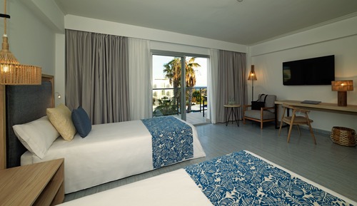 Habitación superior (3 Adults)