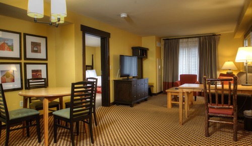 Deluxe Two Queen Beds Suite