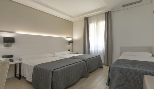 Habitación triple (2 adultos + 1 niño)