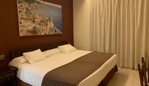 Habitación con 1 cama doble o 2 individuales