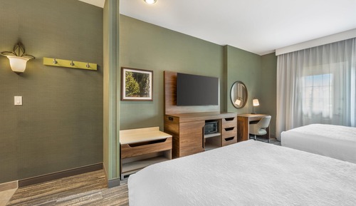 Habitación, 2 camas de matrimonio, accesible para personas con discapacidad (Hearing)