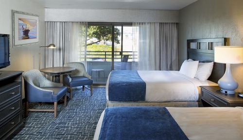 Habitación estándar, 2 camas de matrimonio, vistas parciales al mar