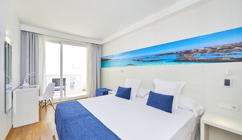 Habitación doble, vistas parciales al mar