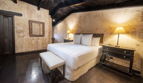 Deluxe Suite, 1 King Bed