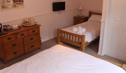 Habitación triple, baño privado