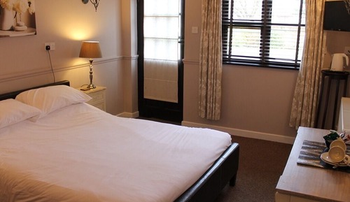 Habitación doble, baño privado