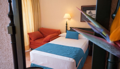 Single room with Teide view (1 Adult + 1 Child)