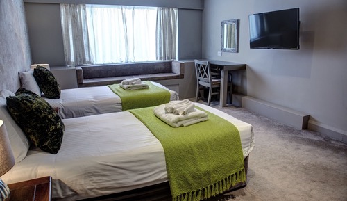 Habitación con 2 camas individuales