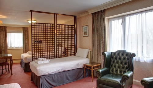 Habitación con 2 camas individuales