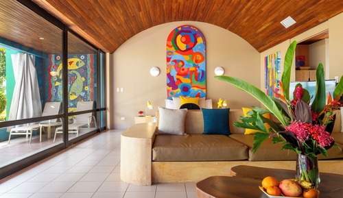 Deluxe Beachfront Villa 1 King Bed plus