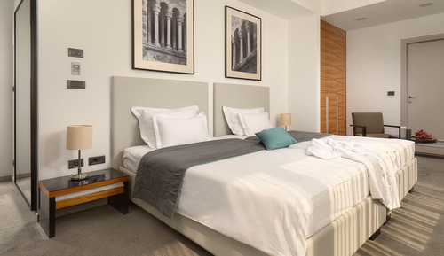 Habitación superior con 1 cama doble o 2 individuales